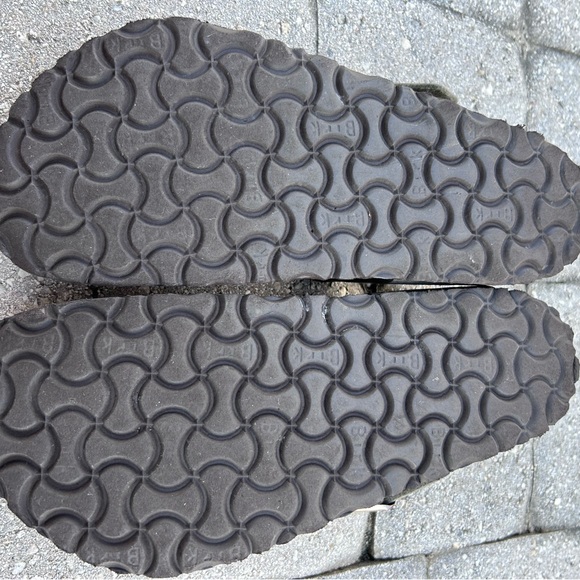 Birkenstock Gizeh Sandals - Size EU 38. US size 7. Used in good condition. - Picture 3 of 5